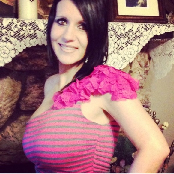 Meet your Posher, Brandi - Picture 1 of 2